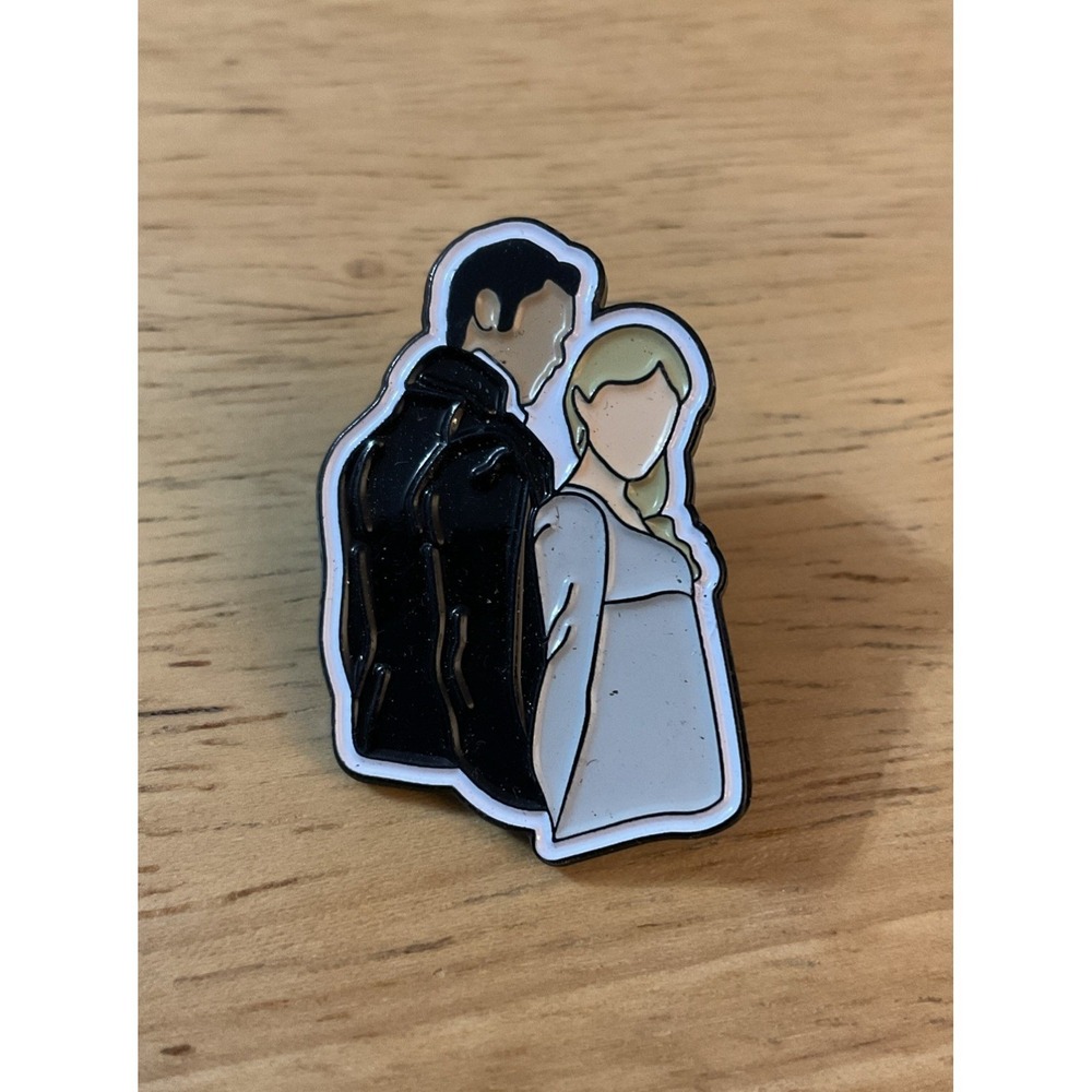 Bridgerton Simon & Daphne Enamel Pin Brooch